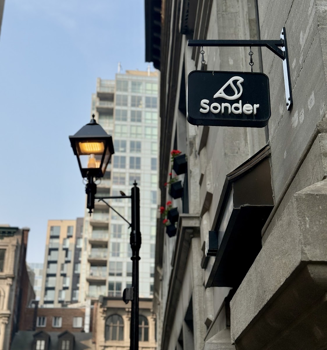 Sonder Le Victoria Apartments Old Montreal